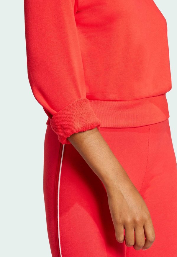 ESSENTIALS COLOR POP CROP QUARTER-ZIP TRACK - Sweatshirt - pure ruby3