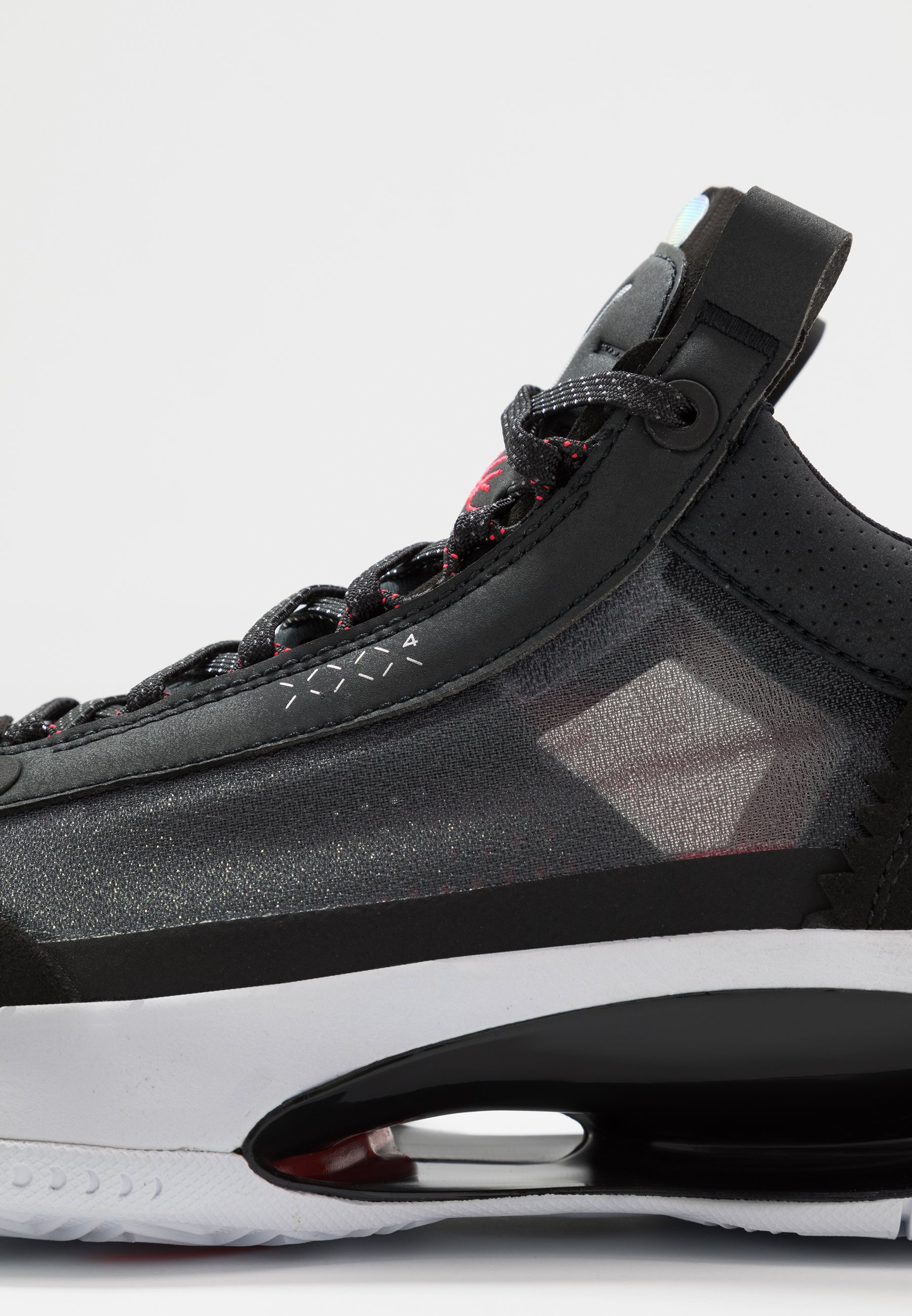 Jordan AIR XXXIV LOW Basketballsko blackmetallic silver Jordan AIR XXXIV Basketballsko blackmetallic silver