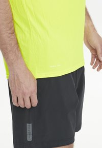 Endurance T-shirt till träning - safety yellow