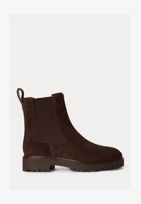Niewybrane, chestnut brown