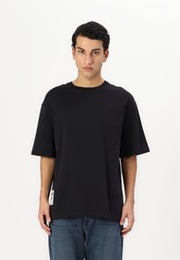 Samsøe Samsøe - JOURNAL UNISEX - Marškinėliai su spaudiniu - black Miniatiūros vaizdas 1
