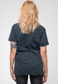 Paradiso Clothing PINK FLOYD ECHOES MONTAGE DIP DYE - Print T-shirt - black