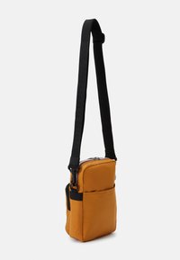 K-Way ERLOY UNISEX - Taška cez plece - yellow inca