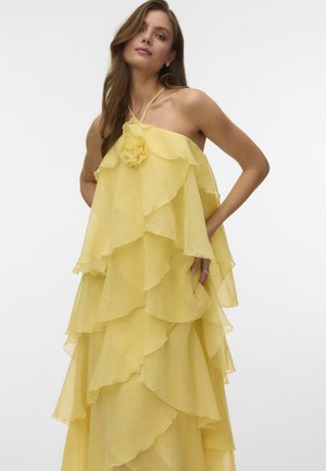 Vero Moda, DELILAH HALTER RUFFLE DRESS  - Vestido de cóctel - pale banana
