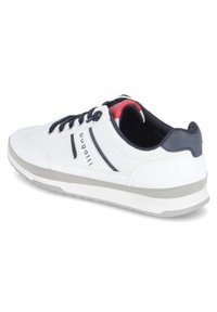 Weiße Sneaker mit einem perforierten Design, marineblauen Akzenten, grauer Sohle und schwarzen Streifen. Schnürung und weiches Textilinnenfutter.