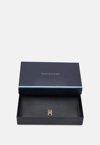 Tommy Hilfiger CASUAL LARGE WALLET - Portfel