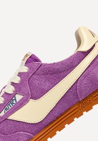 Autry SNEAKERS WINDSPIN - Sneakers basse - purple