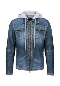 Blaue Lederjacke mit grauem Kapuzen, ausgestattet mit einem Frontreißverschluss, zwei Brusttaschen und einer strukturierten Oberfläche. Lässiges Design mit kontrastierenden Akzenten.