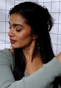 Thumbnail Image 2