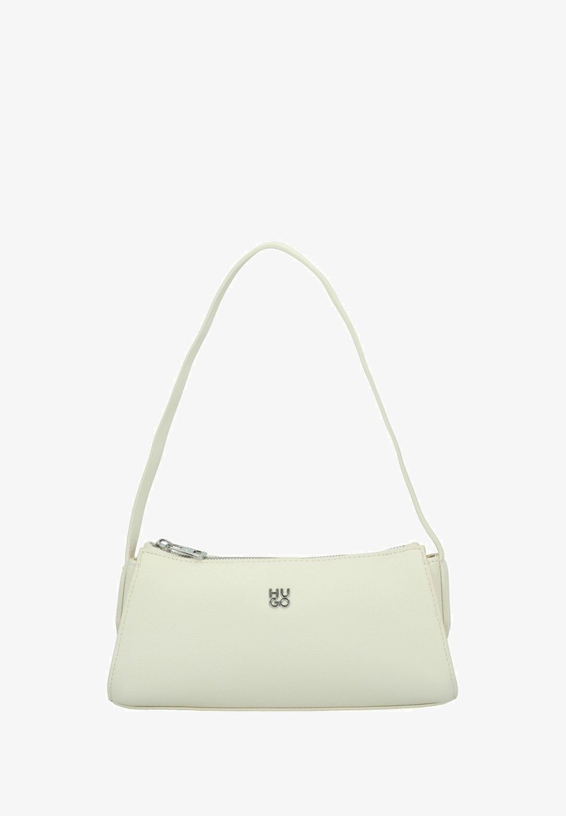 Sac à main en cuir blanc de forme triangulaire, avec une seule bandoulière et une fermeture éclair. Présente un logo discret à l'avant.