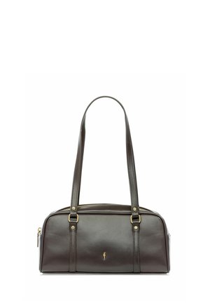 Ciemnobrązowa skórzana torebka z długimi podwójnymi paskami, złotym metalowym wykończeniem i zamknięciem na zamek błyskawiczny, o prostokątnym kształcie na białym tle.