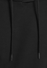 Unselected, black