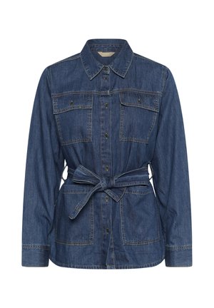 Jachetă cămașă din denim albastru închis, cu nasturi, buzunare la piept, mâneci lungi și curea legată în talie.