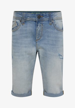 Lyseblå denimshorts med opviklede kanter, forlommer, bæltestropper og let slidte detaljer på benene.