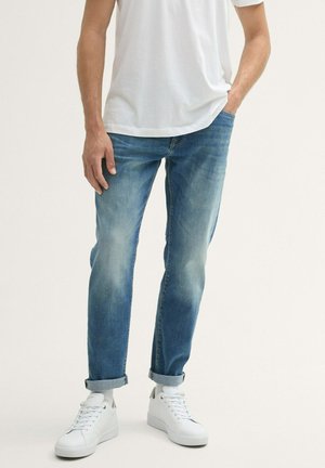 TOM TAILOR DENIM TTTAPERED - Tapered-Farkut - tinted blue denim