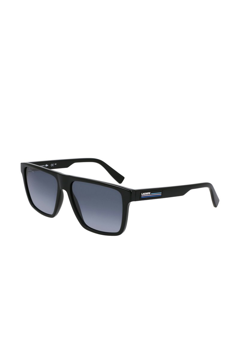 Ochelari de soare rectangulare negri cu lentile întunecate în degrade, cu o finisare mată elegantă și un accent în dungi albastre și albe pe braț.