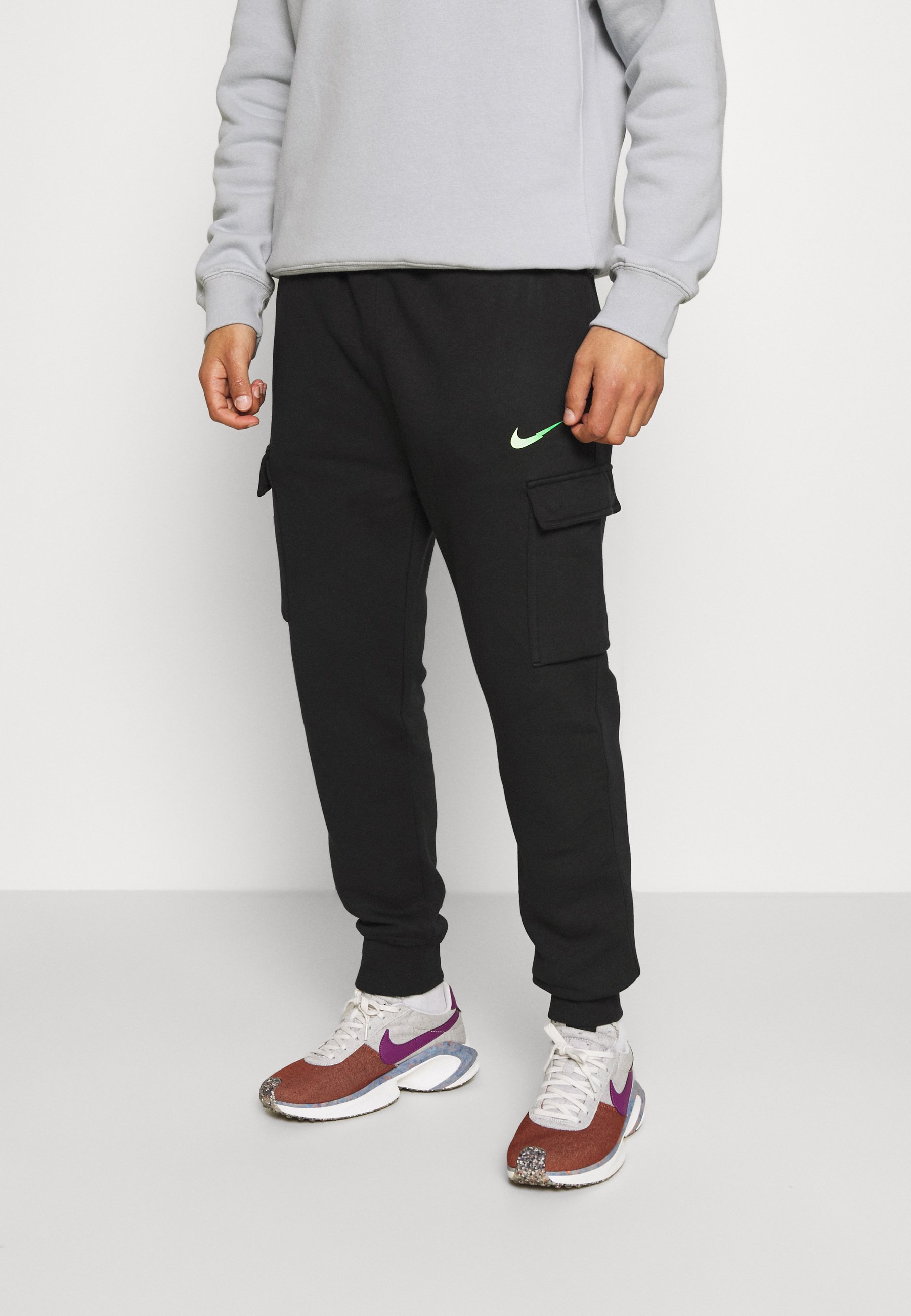 nike zigzag cargo