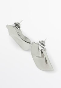 Non sélectionné, silver-coloured