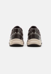 MICHAEL Michael Kors LEO TRAINER - Tenisky - chocolate