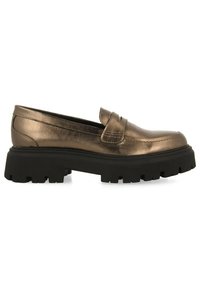 Mocasines metálicos en bronce con un superior texturizado, un acabado suave y una gruesa suela de goma negra que presenta un patrón de tracción robusto.