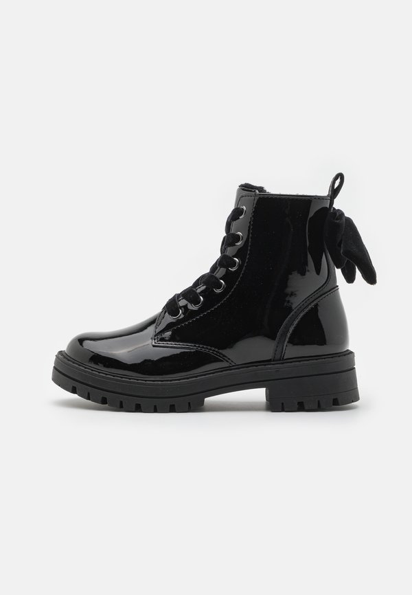 Schnürstiefelette