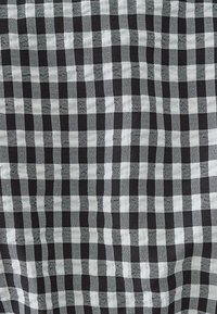 Unselected, gingham