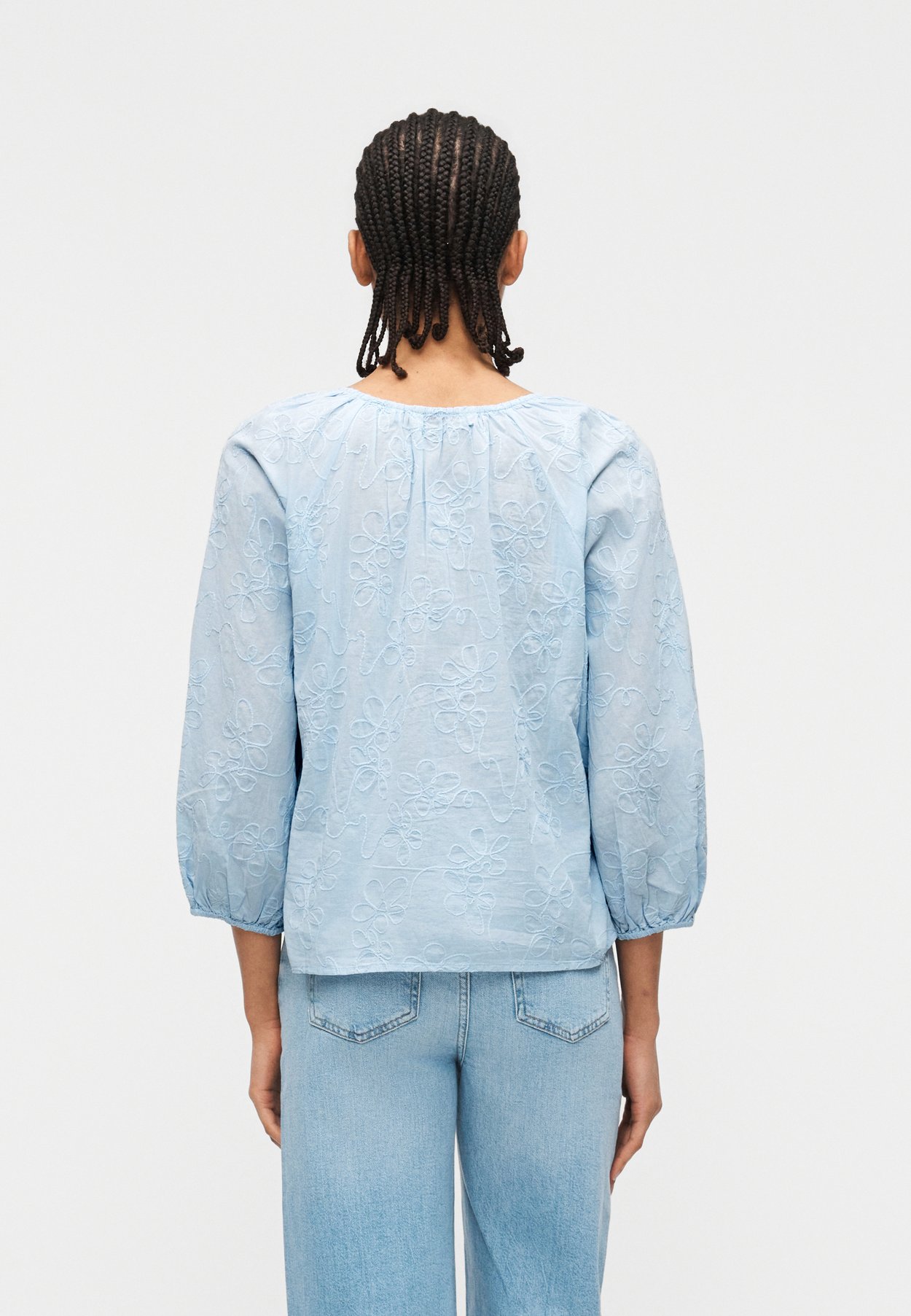 ONLZION V NECK