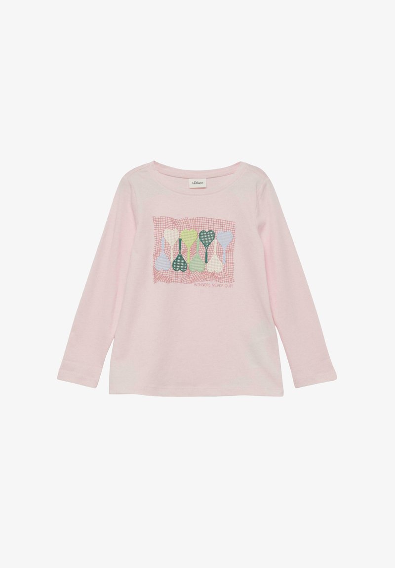 Chemise rose pâle à manches longues avec un motif frontal de cœurs multicolores à l'intérieur d'une grille rouge et le texte « LES GAGNANTS N'ABANDONNENT JAMAIS. »