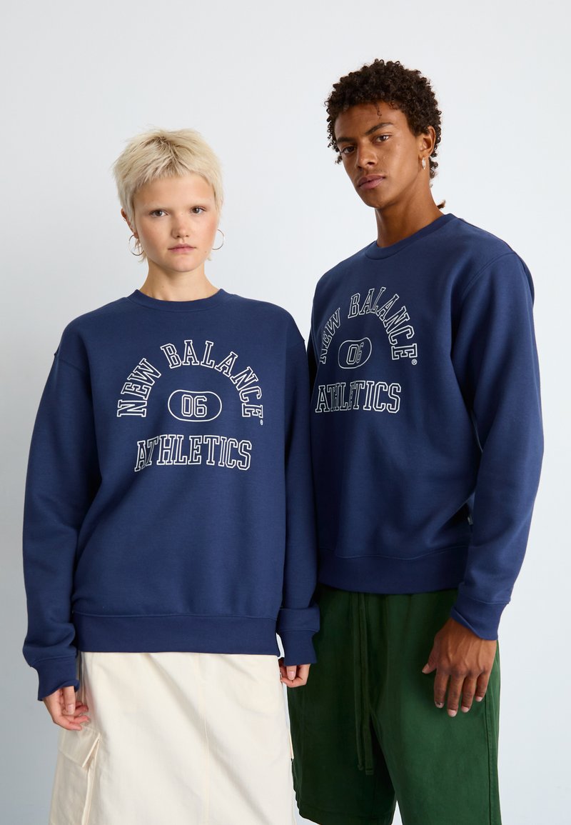 New Balance GRAPHIC CREW UNISEX - Melegítőfelső - navy