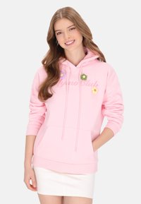 Sudadera con capucha rosa hecha de tela suave con un bolsillo frontal y cordones. Cuenta con flores bordadas en verde, púrpura y amarillo.