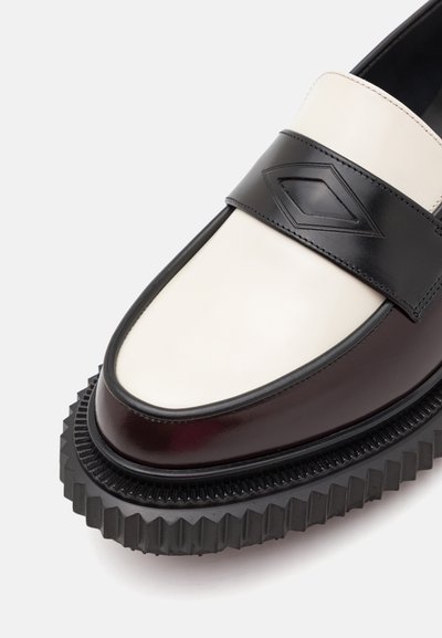 Adieu TYPE 182 UNISEX - Instappers - ivory/black