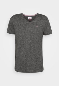 Szary T-shirt z dekoltem w serek, wykonany z teksturowanej tkaniny, z krótkimi rękawami, ozdobiony małym logo na piersi oraz kontrastowym wykończeniem wnętrza dekoltu.