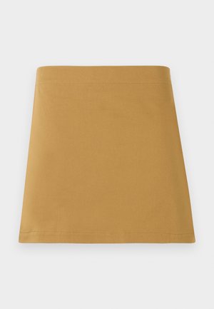 Saia em linha A de cor amarelo mostarda, feita de tecido macio com bainha limpa, apresentando um cós ajustado e sem padrões ou acessórios visíveis.