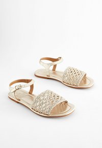 Next FOREVER COMFORT WEAVE REGULAR FIT - Páskové sandály  - champagne gold