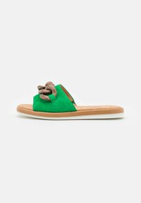 Unselected, verde