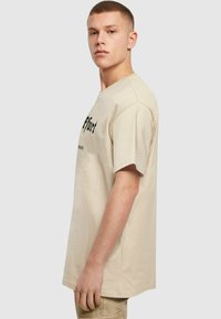 Merchcode FRANKFURT HEAVY - T-shirts med print - wet sand