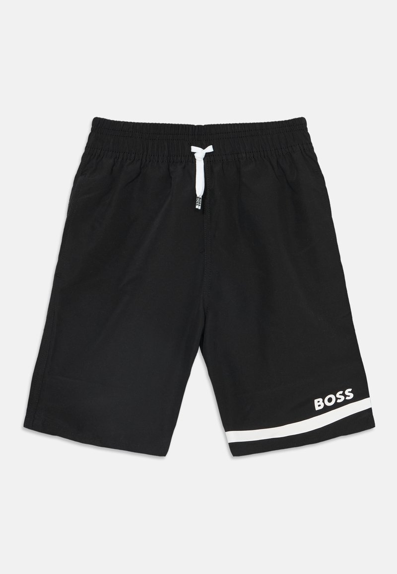 Short noir avec taille élastique, cordon blanc, bande blanche et logo "BOSS" en bas à droite de la jambe.
