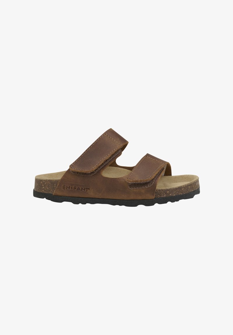Bruine leren sandalen met twee verstelbare klittenbandriemen, kurken voetbed en zwarte rubberen zool. Eenvoudig ontwerp met minimale accenten.