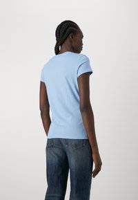 Armani Exchange Marškinėliai su spaudiniu - blue river