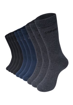 Nove paia di calzini a metà polpaccio in nero, blu navy e grigio scuro, disposti affiancati su uno sfondo bianco.