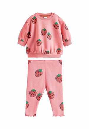 Next SET - Pusa - red strawberries