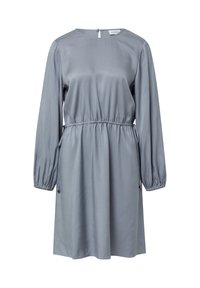 Szara, satynowa sukienka z okrągłym dekoltem, długimi bufkami, talią podkreśloną i zapięciem na guziki z tyłu. Gładka tekstura, długość do kolan.