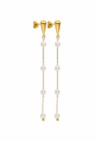 Ohrringe in Goldfarbe mit einem zulaufenden Steckerdesign, ausgestattet mit drei weißen Perlen an einer zarten Kette. Glatte und glänzende Oberfläche.