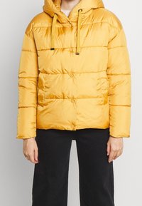Vero Moda Vinterjacka - yellow