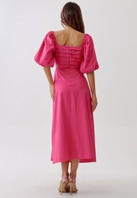 TUSSAH ROSANNA - Maxi šaty - hot pink