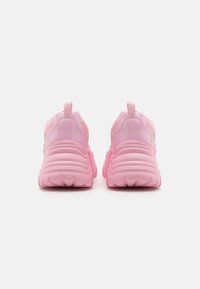 Even&Odd Sportcipő - pink