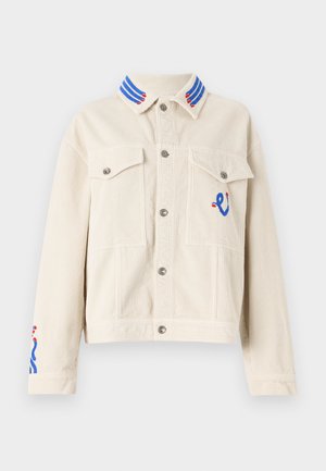 Kremasti korduroj sako s krojenom dužinom, ovratnikom u plavoj i crvenoj prugastoj kombinaciji, izvezenim detaljima, dva prednja džepa i srebrnim dugmadi na pritisak.