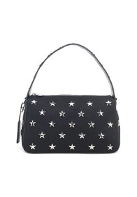 Borsa in suede nero con decorazioni a stella argentate, forma rettangolare e manico curvo. Presenta una chiusura lampo e un'etichetta laterale.