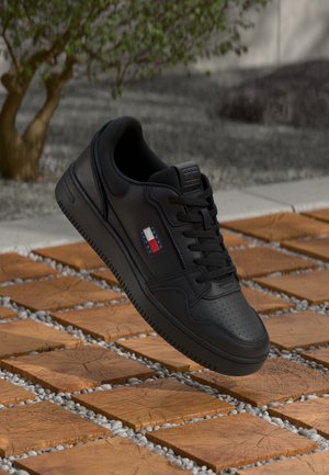 Tommy Jeans RETRO BASKET - Športni copati - black