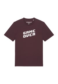 Bordeaux T-shirt van katoen met korte mouwen, met een pixelachtige witte "GAME OVER" tekstontwerp op de voorkant. Ronde halslijn.
